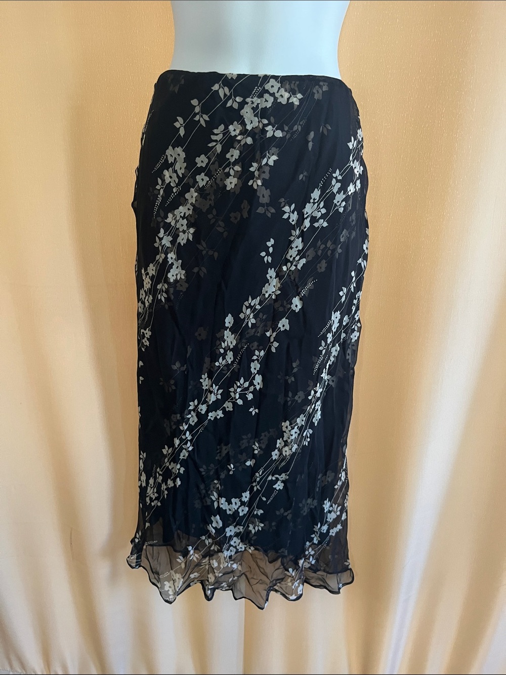 ECI Black Midi Skirt with White Floral Print - Picture 4 of 9